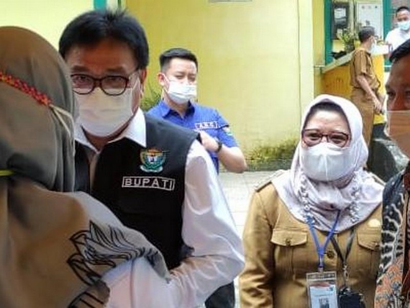 Kunjungan PJ Bupati Muara Enim Ke SMAN 1 M E meninjau seleksi PPPK