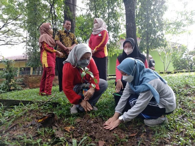 Penanaman Pohon dalam rangka Hari Pohon Sedunia Tahun 2022